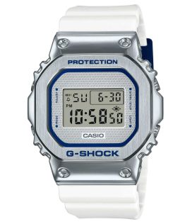 Retro geĆÆnspireerde G-SHOCK metalen bezel witte digitale heritage sporthorloge | GM-5600LC-7ER