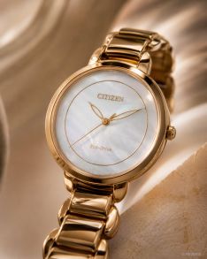 Citizen Eco-drive dameshorloge met parelmoer wijzerplaat | Roségoud vergulde elegantie met zes maanden gangreserve | EM0673-83D