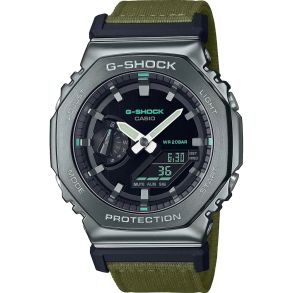 Militair groene G-SHOCK met achthoekige stalen bezel en ana-digi display | GM-2100CB-3AER