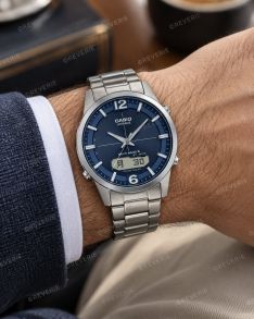 LINEAGE titanium radio solar horloge met saffierglas en blauw design | LCW-M170TD-2AER