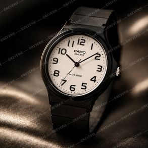 Klassiek analoog horloge met witte wijzerplaat en Arabische cijfers - zwart | MQ-24-7B2LEG