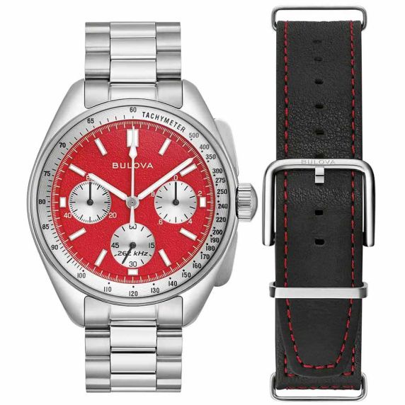 Limited edition chronograaf van Bulova met rode wijzerplaat en extra leren band - Lunar Pilot Blood Moon | 96K115